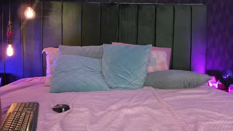 Sthefanny online show from 12-15-24, 09:35