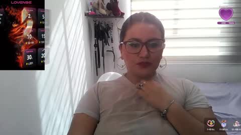 Snapshot of vesper_vixen chatting on 09-13-25, 12:49 Vesper Vixen online show from 09-13-25, 12:49