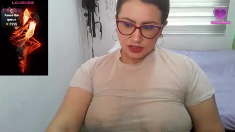 Snapshot of vesper_vixen chatting on 09-18-25, 01:57 Vesper Vixen online show from 09-18-25, 01:57