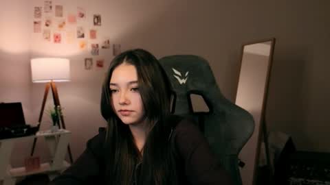 Snapshot of vexorin chatting on 11-29-25, 07:50 Rachel online show from 11-29-25, 07:50