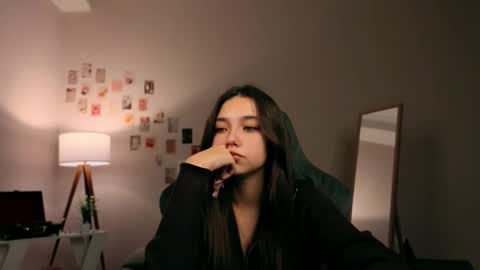 Snapshot of vexorin chatting on 11-30-25, 07:40 Rachel online show from 11-30-25, 07:40