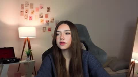 Snapshot of vexorin chatting on 12-17-25, 08:48 Rachel online show from 12-17-25, 08:48