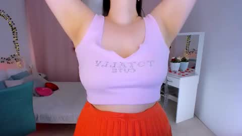 Snapshot of via_lattea_ chatting on 02-21-25, 02:16 Camilla online show from 02-21-25, 02:16