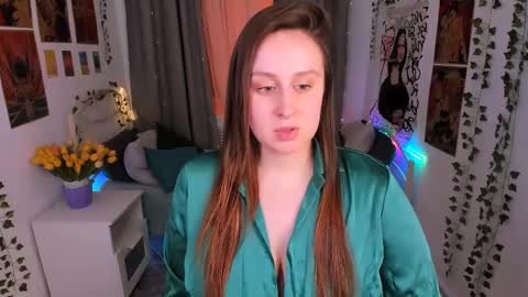 Snapshot of via_lattea_ chatting on 03-08-25, 08:57 Camilla online show from 03-08-25, 08:57