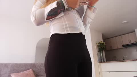 Vianca Cruz online show from 03-05-25, 06:45