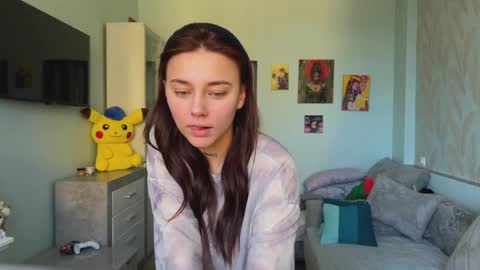 Snapshot of vibeshifter_ chatting on 02-15-26, 10:25 Eleonora online show from 02-15-26, 10:25