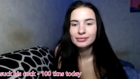 Snapshot of vibetwins chatting on 12-17-25, 07:31 Anna Tim online show from 12-17-25, 07:31