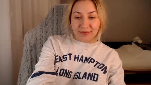 Snapshot of vibezgirl chatting on 01-27-25, 06:31 Amelia online show from 01-27-25, 06:31