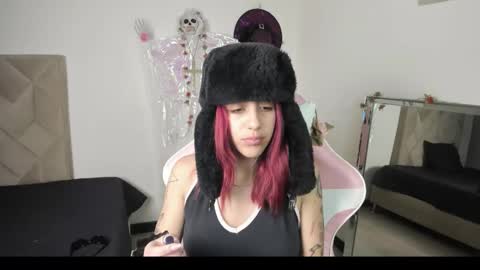 Snapshot of vicky_boop_ chatting on 10-31-25, 01:45 vicky_boop_ online show from 10-31-25, 01:45