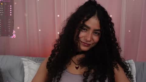 Snapshot of vicky_curly chatting on 11-04-25, 12:32 vicky_curly online show from 11-04-25, 12:32