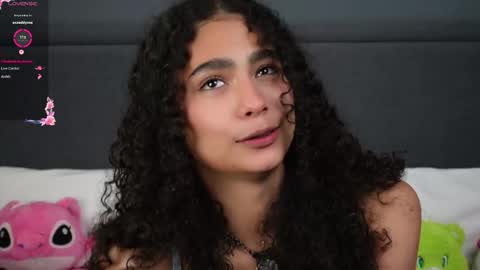 Snapshot of vicky_curly chatting on 12-14-25, 03:01 vicky_curly online show from 12-14-25, 03:01