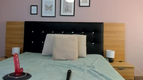 vicky_squirtz online show from 01-14-26, 06:08