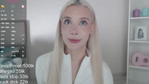 Snapshot of vickyfuckingdoll chatting on 10-21-25, 10:43 vickyfuckingdoll online show from 10-21-25, 10:43