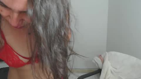 Snapshot of vickyjuice1 chatting on 01-28-25, 12:05 vickyjuice1 online show from 01-28-25, 12:05