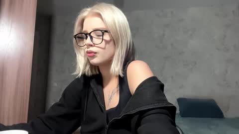 Victoria online show from 01-16-26, 06:28