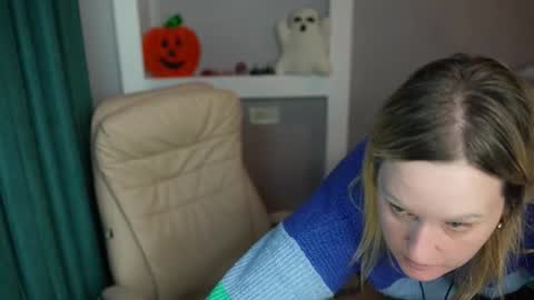Snapshot of vickyrousi chatting on 10-26-25, 08:53 vickyrousi online show from 10-26-25, 08:53