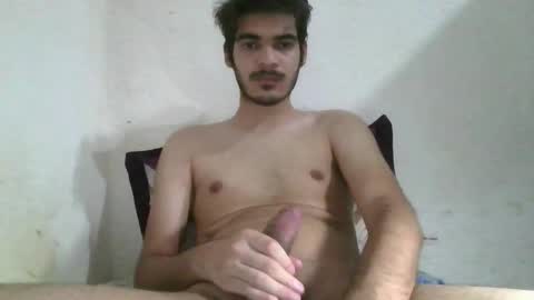 Snapshot of vicrrst chatting on 10-31-25, 11:06 Vic online show from 10-31-25, 11:06