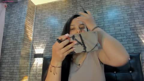 victorira online show from 11-22-25, 07:13