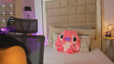 Victoria valentina  online show from 11-15-25, 10:45