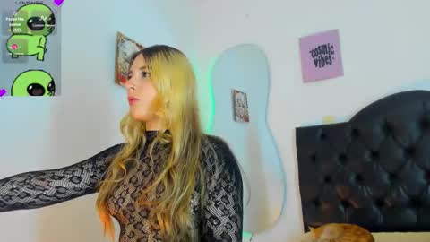 Victoria  independent model online show from 02-03-26, 04:12