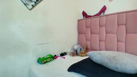 Victoria online show from 02-13-26, 03:13