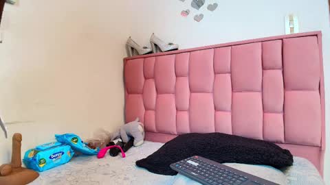 Victoria online show from 04-09-26, 02:33