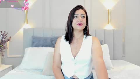 victoria  online show from 10-08-25, 07:11