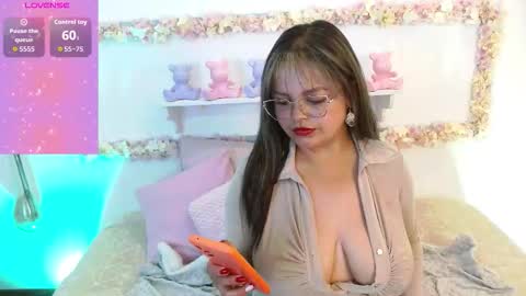 Snapshot of victoria_cherry_ chatting on 09-29-25, 11:48 victoria_cherry_ online show from 09-29-25, 11:48
