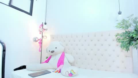 Victoria online show from 11-08-25, 08:07