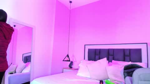 valentina online show from 11-13-25, 09:08