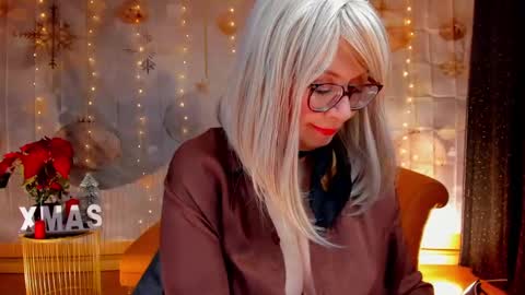 diorvictoria9 online show from 12-10-24, 10:37