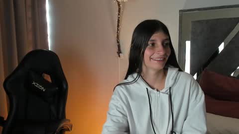 Victoria  online show from 01-13-26, 01:16