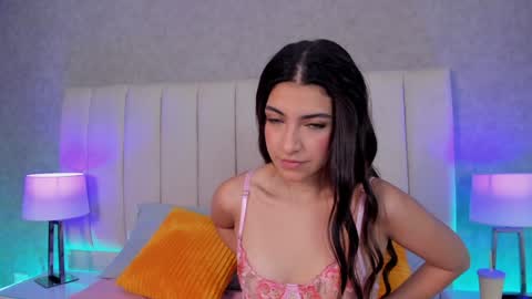  Victoria Lozano  online show from 12-18-24, 12:40