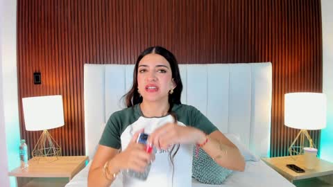  Victoria Lozano  online show from 01-20-25, 12:39