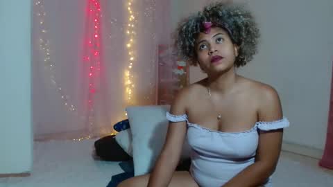 Snapshot of victoria_miler chatting on 12-28-24, 01:08 VICKY online show from 12-28-24, 01:08