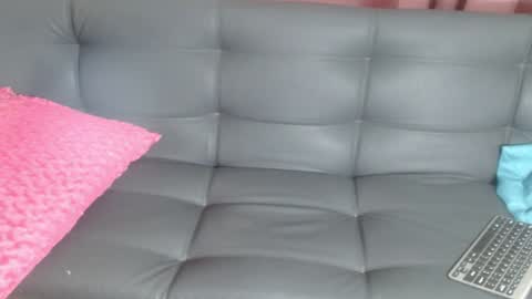 Snapshot of victoria_miler chatting on 02-02-25, 08:35 VICKY online show from 02-02-25, 08:35