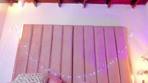 Snapshot of victoria_rash chatting on 01-22-25, 10:05 VICTORIA online show from 01-22-25, 10:05