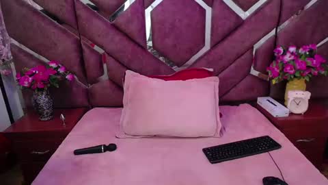 Snapshot of victoria_rossy_ chatting on 03-03-25, 07:17 Victoria online show from 03-03-25, 07:17