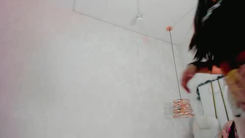 Victoria Sofia online show from 12-14-25, 11:04