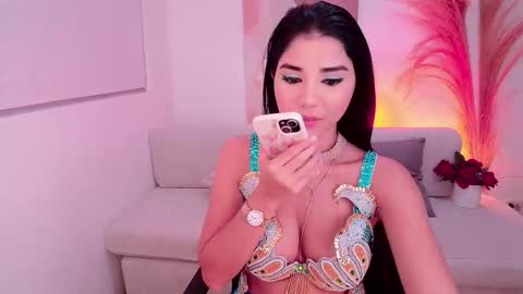 Victoria online show from 10-31-25, 11:39