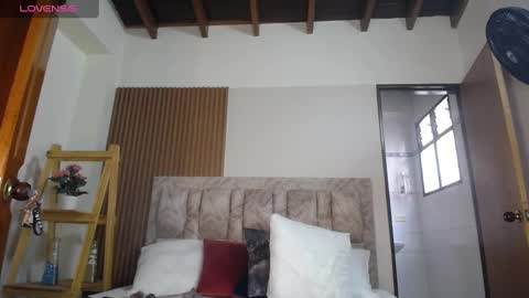 victoriamil1 online show from 02-26-25, 08:44