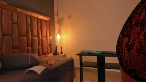 Victoria  online show from 02-03-25, 12:36