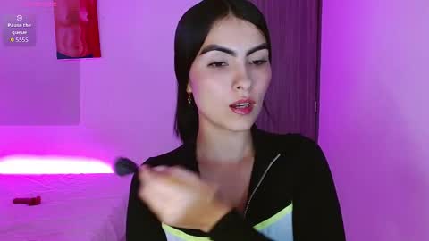 victoriia_henao_ online show from 11-24-25, 03:06