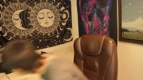 Victorino Jhonson online show from 12-23-25, 03:59