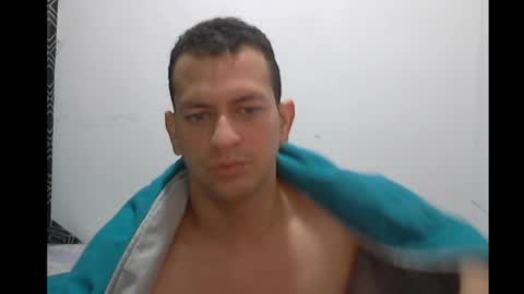 Snapshot of victormanuelq_1 chatting on 08-06-26, 06:54 victormanuelq_1 online show from 08-06-26, 06:54