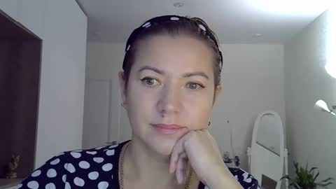 victorynika online show from 12-19-25, 08:43