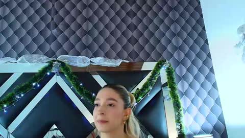 victtoria lee online show from 12-13-24, 07:53