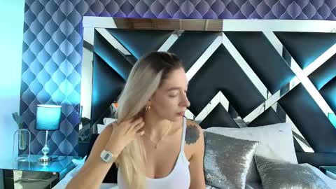 victtoria lee online show from 02-19-25, 06:54