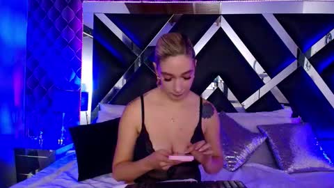 victtoria lee online show from 10-17-25, 11:18