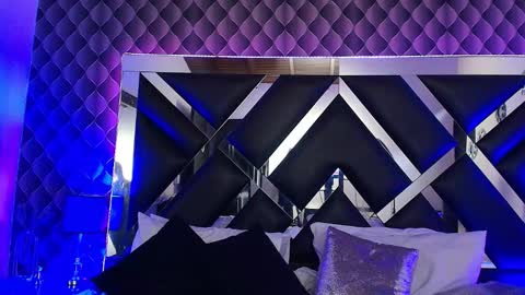 victtoria lee online show from 11-04-25, 08:08